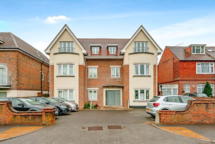 2 Bedroom Apartment For Sale In Ladbroke Road, Redhill, RH1