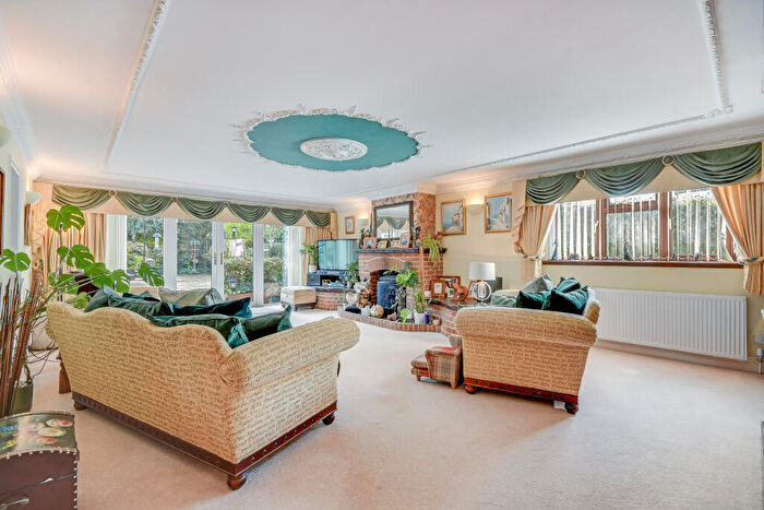 5 Bedroom Chalet For Sale In Priory Road, Bicknacre, Chelmsford, CM3