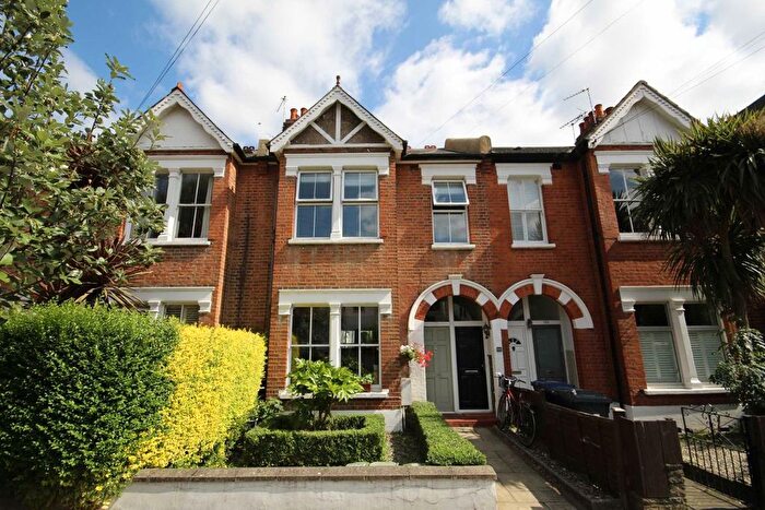 2 Bedroom Flat To Rent In Carlyle Road, Ealing, W5