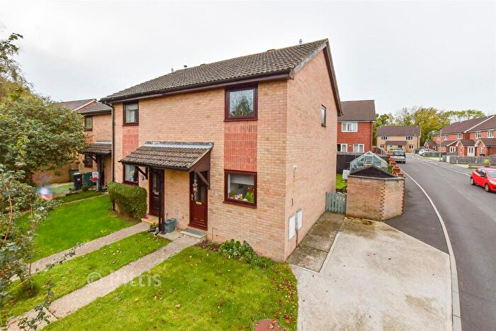 2 Bedroom End Of Terrace House For Sale In Alvington Manor View, Newport, Isle Of Wight, PO30