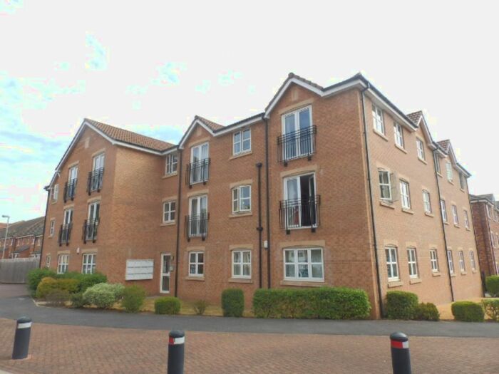 2 Bedroom Flat To Rent In Royal Troon Drive, Wakefield, West Yorkshire, Uk, WF1