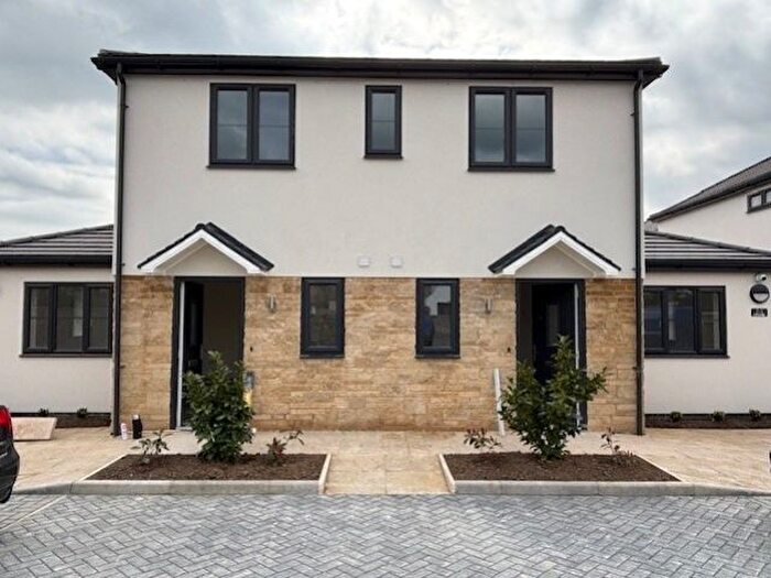 1 Bedroom Flat To Rent In Milestone Road, Carterton, Oxfordshire, OX18