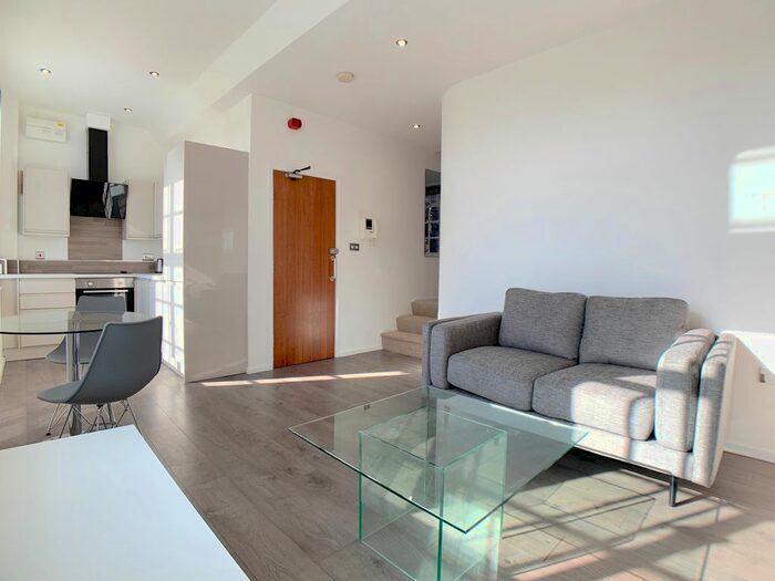 1 Bedroom Flat To Rent In The Headrow, Leeds City Centre, LS1