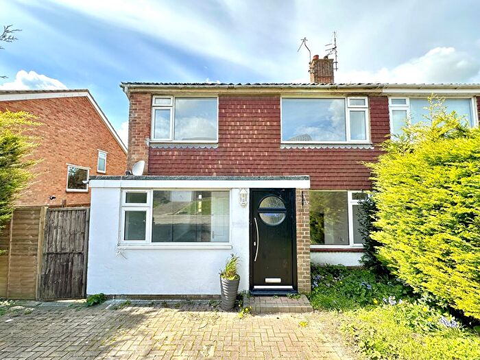 4 Bedroom Semi-Detached House To Rent In Rye Close, Saltdean, Brighton, BN2