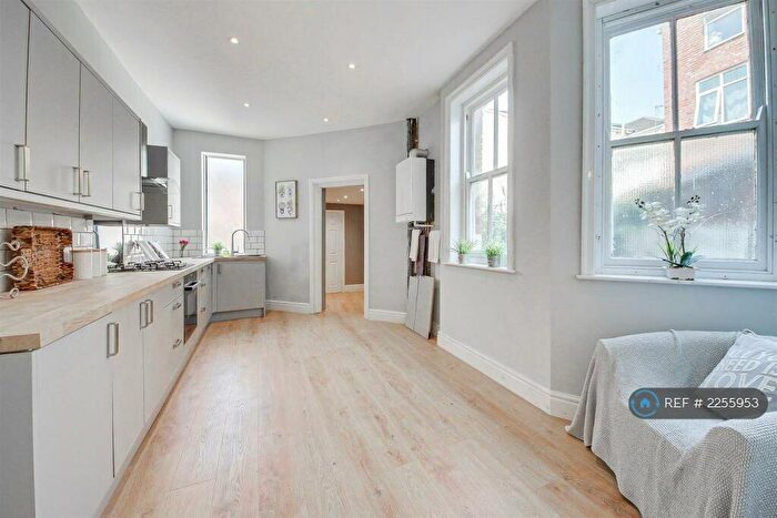 6 Bedroom Semi-Detached House To Rent In Riding Street, Southport, PR8
