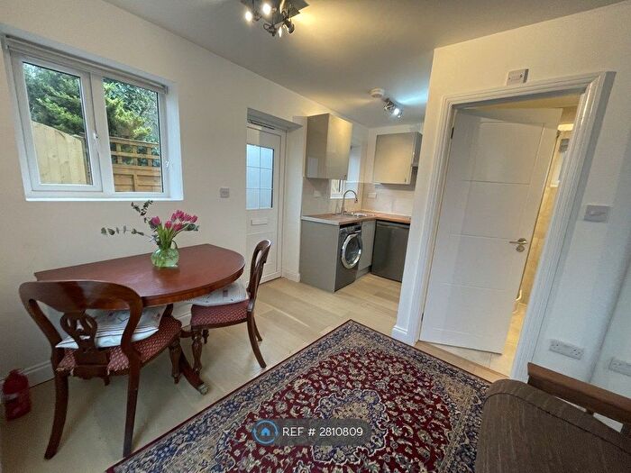 Studio To Rent In Elstree Gardens, Belvedere, DA17