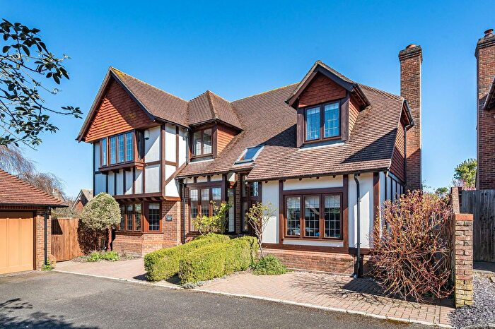 5 Bedroom Detached House For Sale In Groveside Close, Great Bookham, Bookham, Leatherhead, KT23