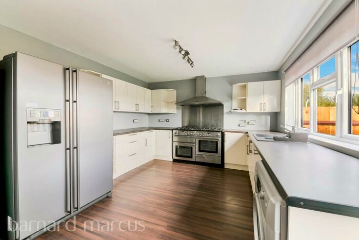 3 Bedroom Semi-Detached House To Rent In Ancaster Crescent, New Malden, KT3