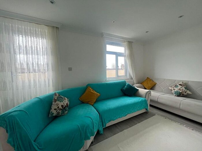 6 Bedroom Detached House To Rent In South Grove, London, N15