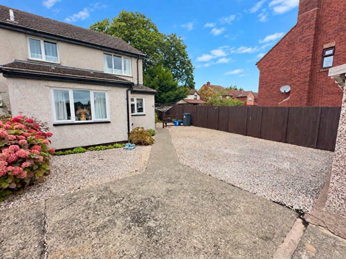 2 Bedroom House For Sale In Little Week Close, Dawlish, EX7