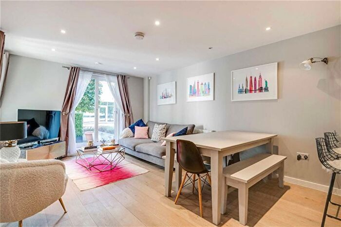 2 Bedroom Flat For Sale In Osiers Road, Wandsworth, SW18