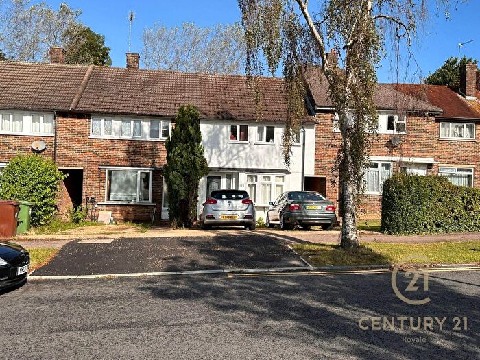 3 Bedroom Terraced House For Sale In Gateshead Road, Borehamwood, WD6