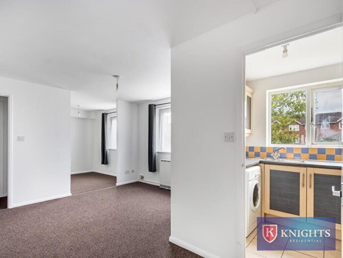 Flat For Sale In Linnet Close, London, N9