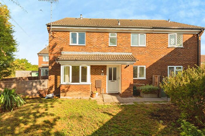 2 Bedroom End Of Terrace House For Sale In Iris Close, Aylesbury, HP21