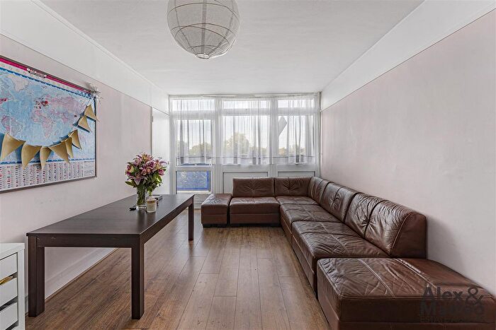2 Bedroom Flat For Sale In John Kennedy House, Canada Water, SE16