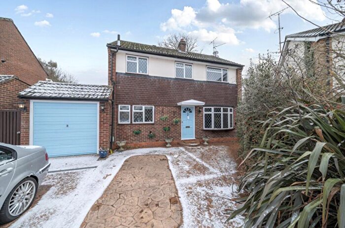 3 Bedroom Detached House For Sale In Nightingale Gardens, Sandhurst, Berkshire, GU47