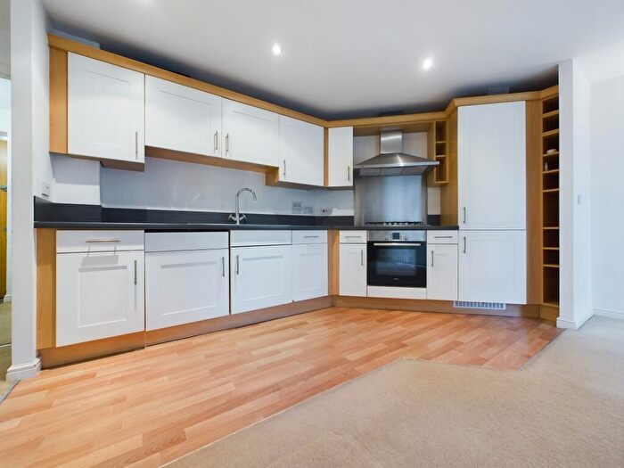 2 Bedroom Flat To Rent In Honeywell Close, Leicester, LE2