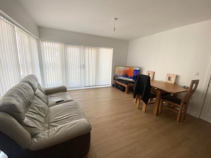 2 Bedroom Apartment To Rent In The Gatehouse, Eastwood Road, Rayleigh, SS6