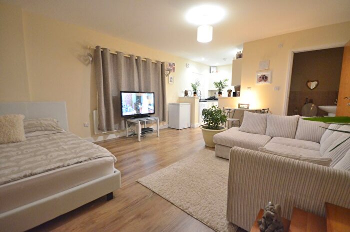 Property To Rent In Queens Court, Gillingham, ME8