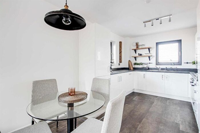 2 Bedroom Apartment To Rent In Countess Way, Broughton, MK10