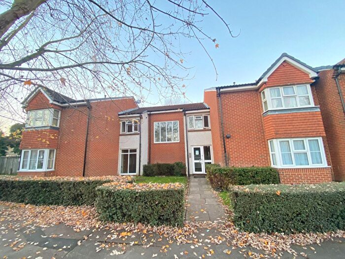 1 Bedroom Studio To Rent In Heatherwood Drive, Hayes, UB4