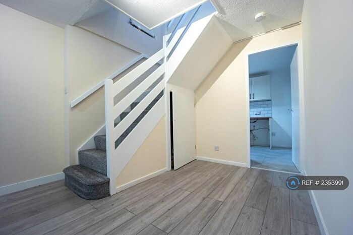 2 Bedroom End Of Terrace House To Rent In Hampstead Close, London, SE28