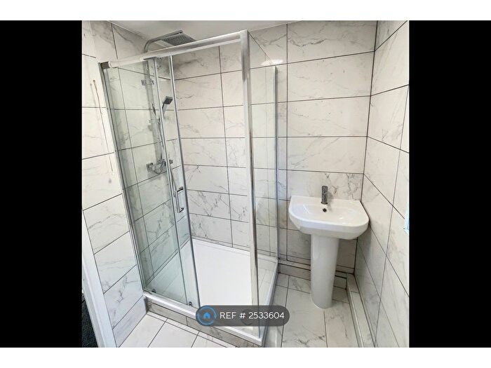 1 Bedroom Flat To Rent In Gartons Close, Enfield, EN3