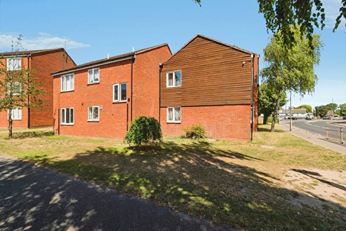 2 Bedroom Flat For Sale In Benyon Path, South Ockendon, Essex, RM15