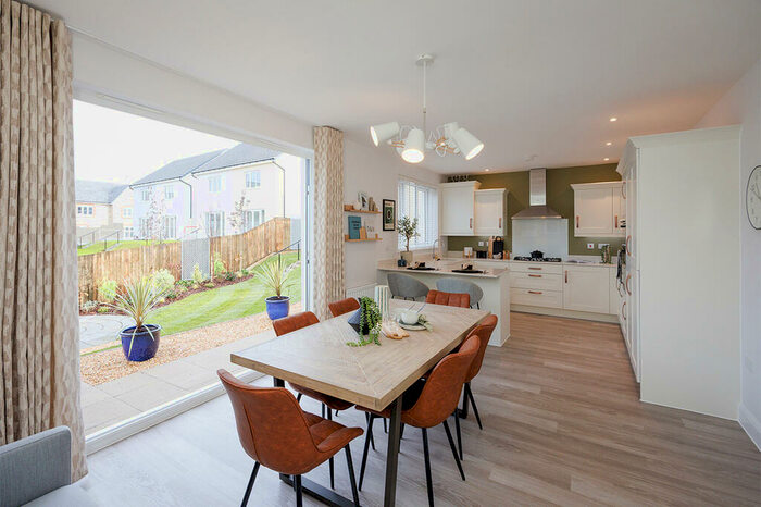 4 Bedroom Detached House For Sale In Great Oldbury Drive, Stonehouse, GL10