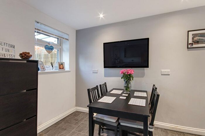 3 Bedroom End Of Terrace House For Sale In Highview, Vigo, Gravesend, Kent, DA13