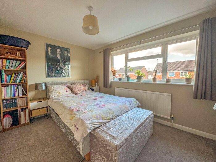 2 Bedroom Semi-Detached House For Sale In Regency Close, Weddington, CV10