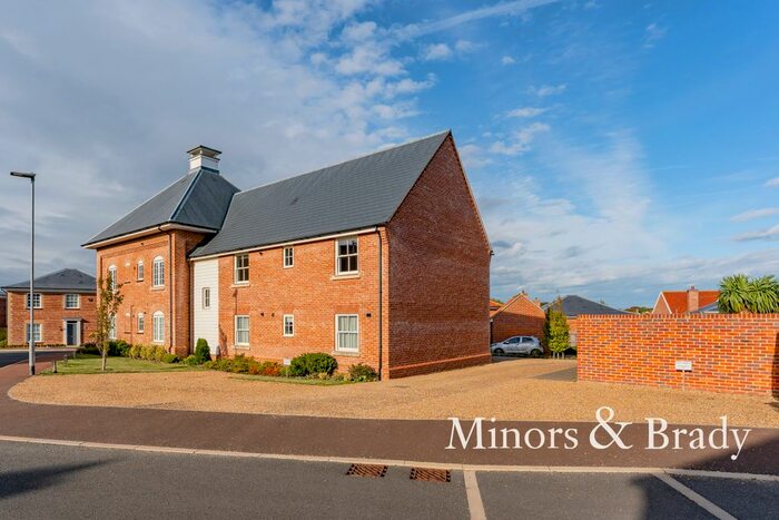 2 Bedroom Flat For Sale In Ashburton Close, Wells-Next-The-Sea, NR23