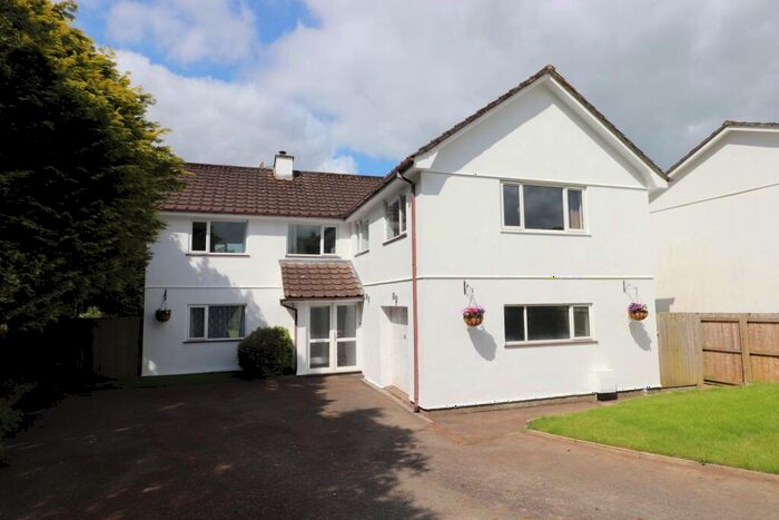 4 Bedroom Detached House For Sale In Tremadart Close, Duloe, PL14