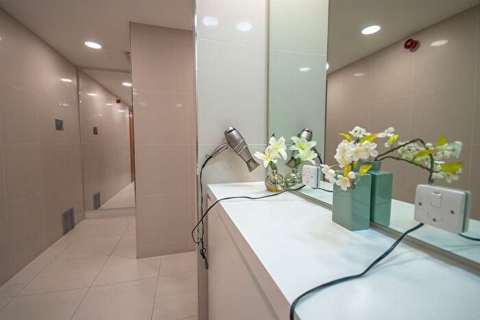 1 Bedroom Flat To Rent In Moore House, Gatliff Road, Grosvenor Waterside, SW1W