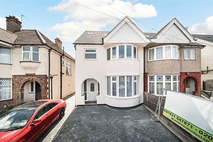 5 Bedroom Property To Rent In Tanfield Avenue, Neasden, NW2