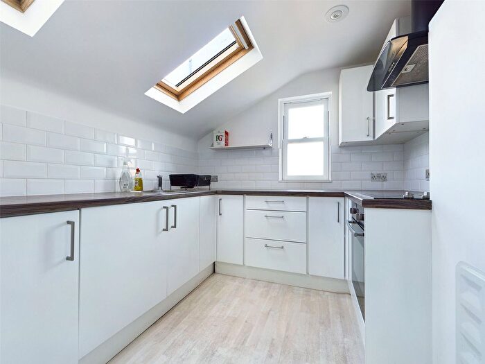 1 Bedroom Flat To Rent In St Aubyns Gardens, Hove, East Sussex, BN3