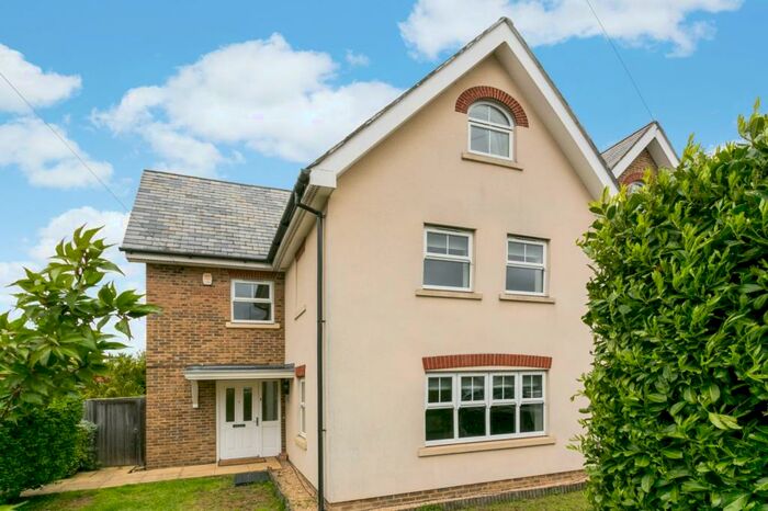 5 Bedroom Detached House To Rent In Springfield Road, Windsor, Berkshire, SL4