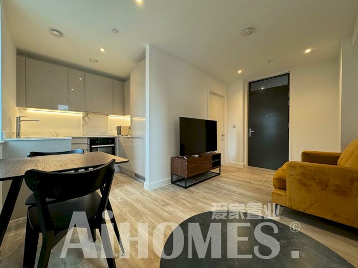 1 Bedroom Flat To Rent In Queen Street, Salford, M3