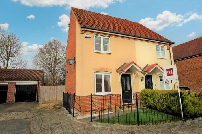2 Bedroom Semi-Detached House To Rent In Horton Close, Fairford Leys, Aylesbury, HP19