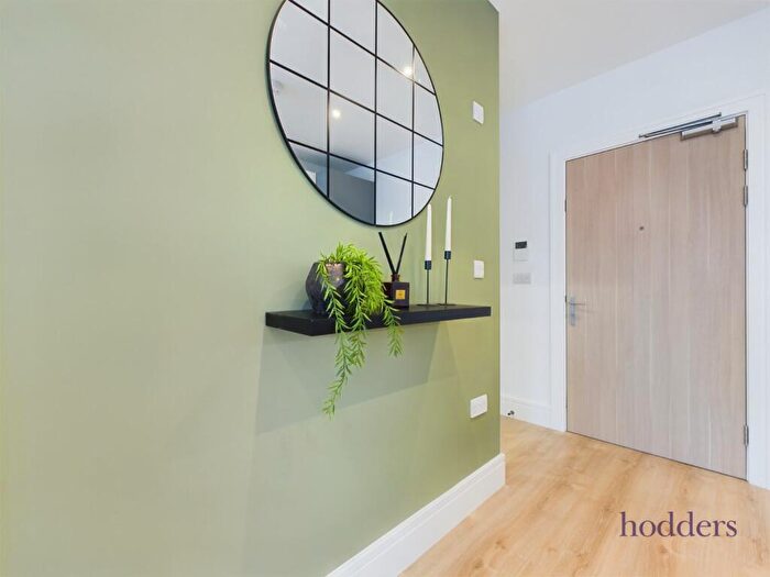 1 Bedroom Apartment To Rent In Surrey, KT16