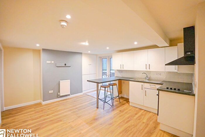 2 Bedroom Flat For Sale In Victoria Road, Retford, DN22
