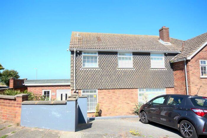 3 Bedroom Semi-Detached House To Rent In Batemans Road, Brighton, BN2