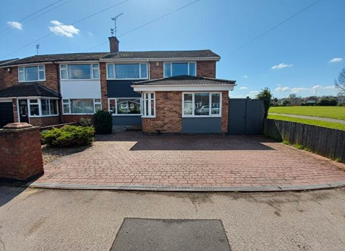 4 Bedroom Semi Detached House For Sale In Sherbourne Avenue, Poplar Farm, Nuneaton, CV10