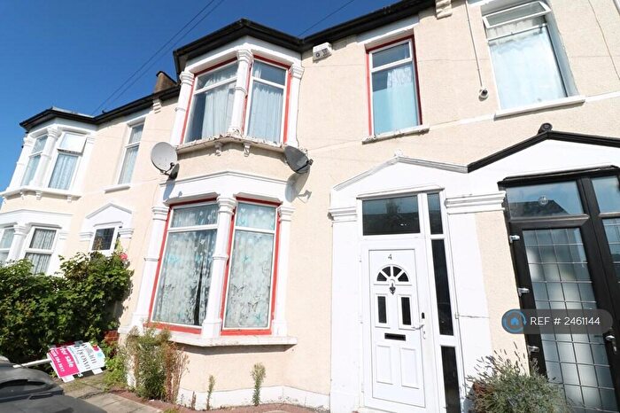 4 Bedroom Semi-Detached House To Rent In Cecil Avenue, Barking, IG11