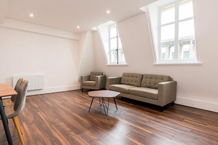 2 Bedroom Apartment To Rent In Pearl Chambers, East Parade, Leeds, West Yorkshire, LS1
