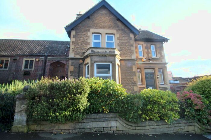 4 Bedroom Semi-Detached House To Rent In Station Hill, Chippenham, SN15