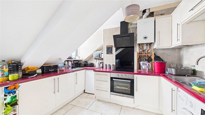 3 Bedroom Flat For Sale In Watchetts Road, Camberley, Surrey, GU15