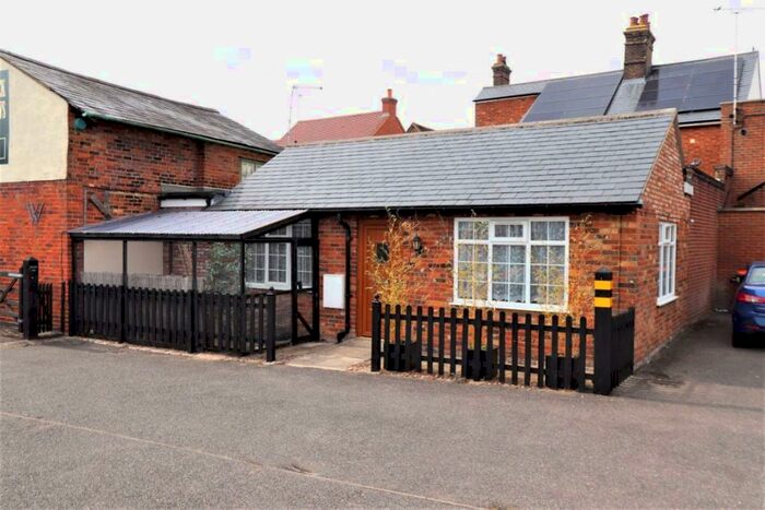 1 Bedroom Bungalow To Rent In Town Centre, Leighton Buzzard, LU7