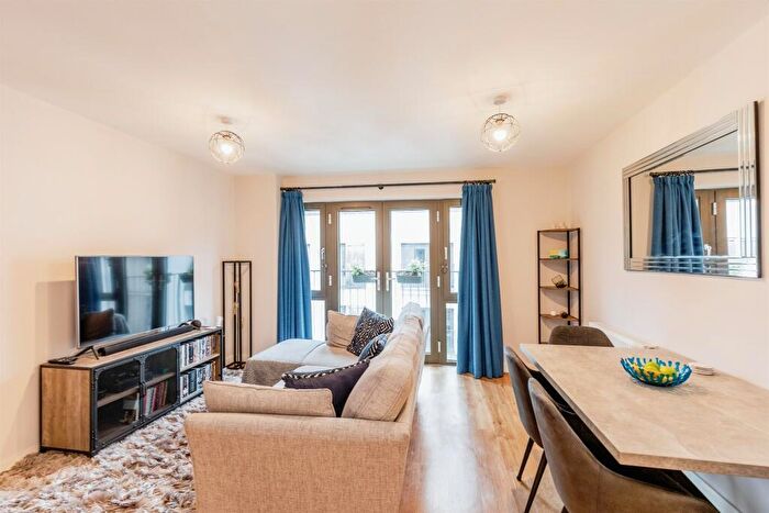 1 Bedroom Flat For Sale In Rope Walk, Bristol, BS1