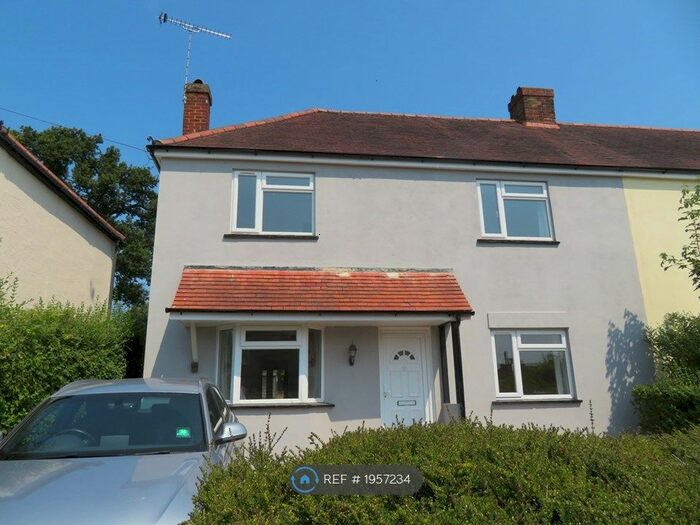 6 Bedroom Semi-Detached House To Rent In Lincoln Road, Guildford, GU2